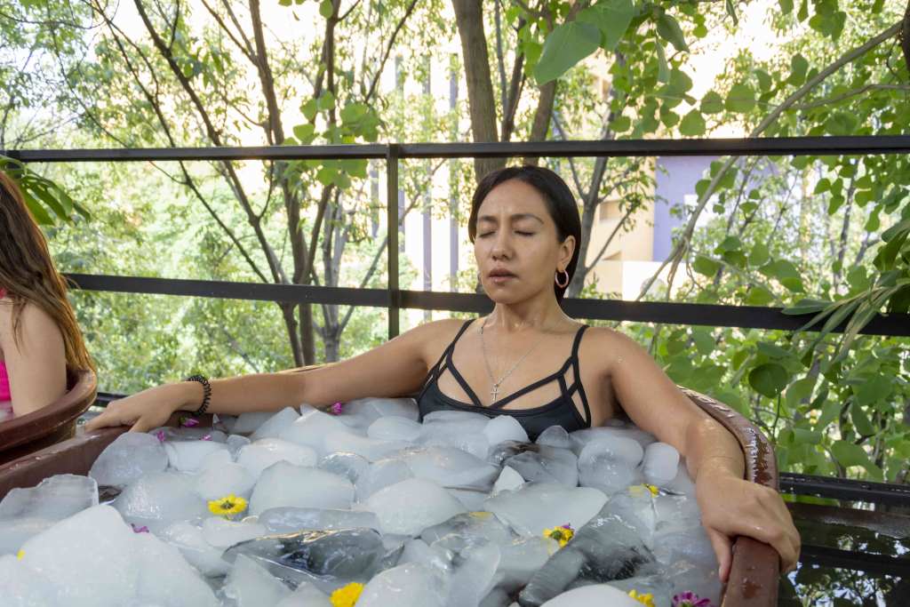 Dive into Recovery: The Power of Cold Water Immersion for Swimrun Athletes