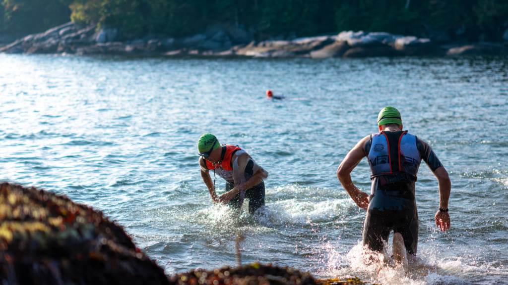 Slow-Pace Swimrun Race Strategies